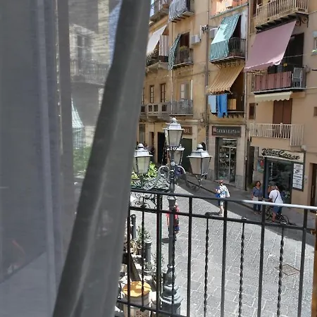 Daire Garibaldi Cefalù